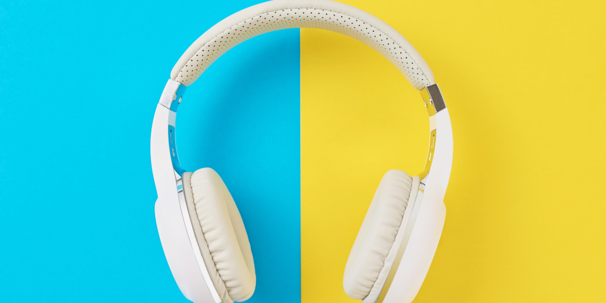 See What Head Phones Tricks The Celebs Are Using